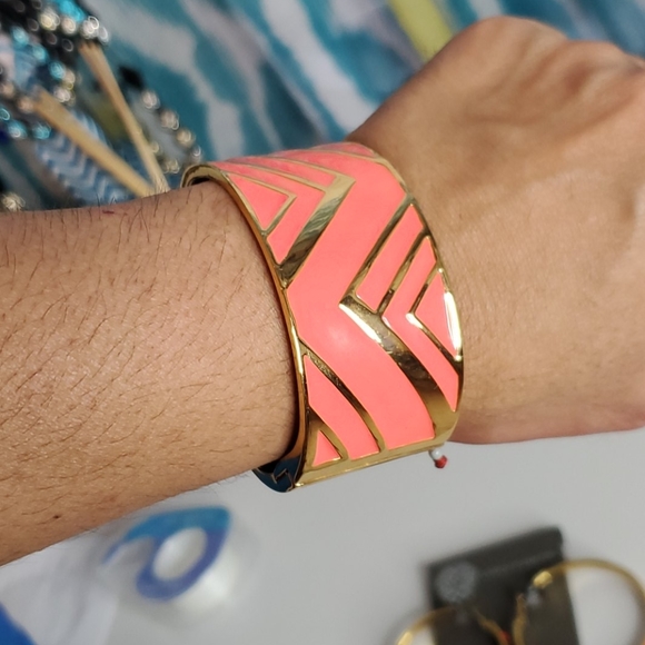 Vince Camuto Hoops, Bracelet and Necklace Set - Picture 6 of 8